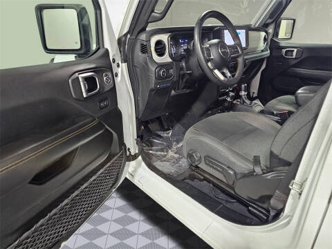 2024 Jeep Wrangler Sahara 4xe