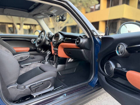 2017 MINI Hardtop 2 Door Cooper