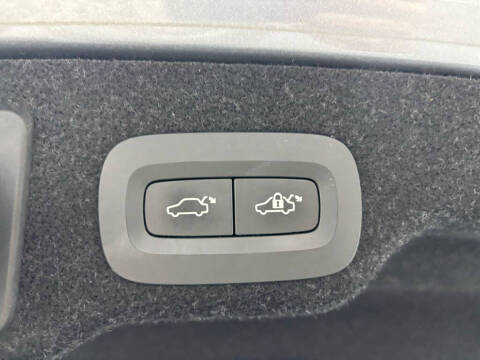 2018 Volvo S90 T5 Momentum