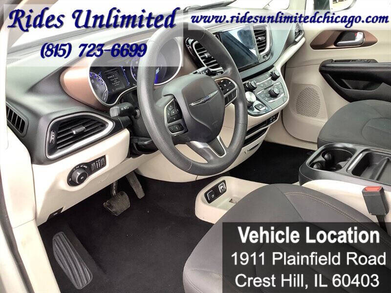 2017 Chrysler Pacifica Touring-L