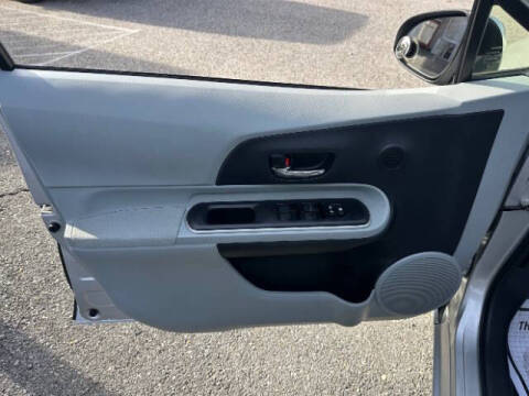 2014 Toyota Prius c Three