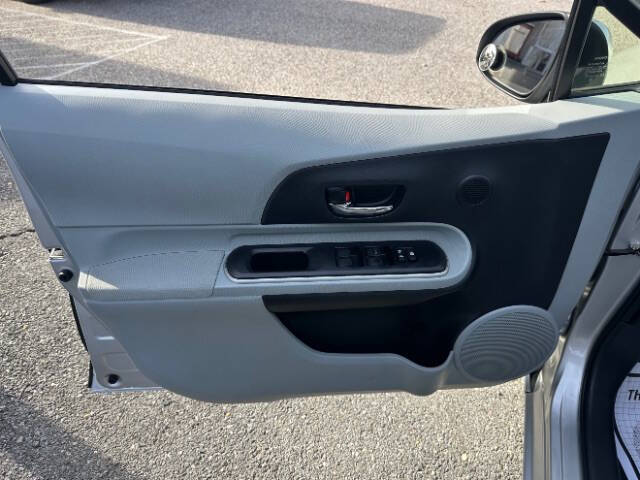 2014 Toyota Prius c Three