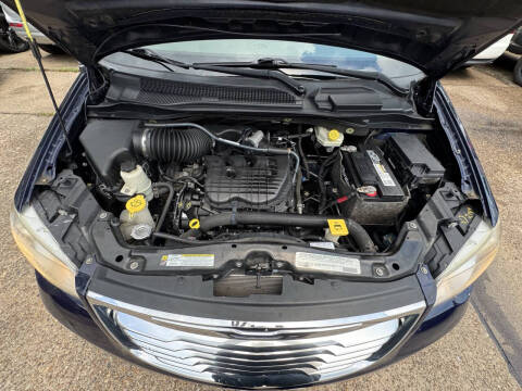 2012 Chrysler Town and Country Touring