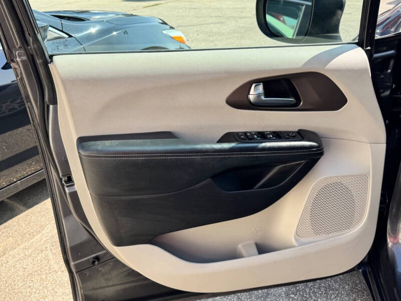 2021 Chrysler Voyager LXi