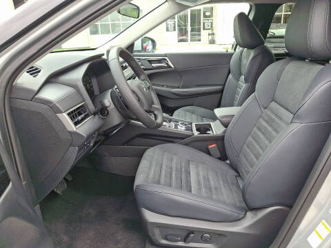 2025 Mitsubishi Outlander PHEV SE