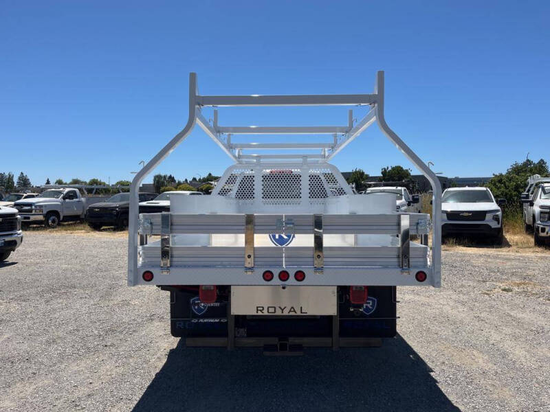 2023 Chevrolet Silverado 5500HD
