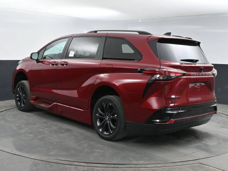 2025 Toyota Sienna XSE 7-Passenger