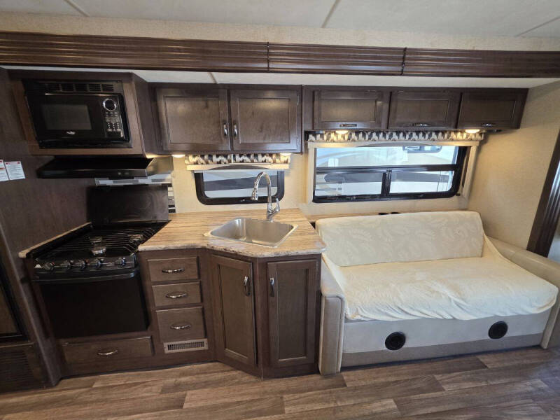 2018 Thor Motor Coach Ace 29.3