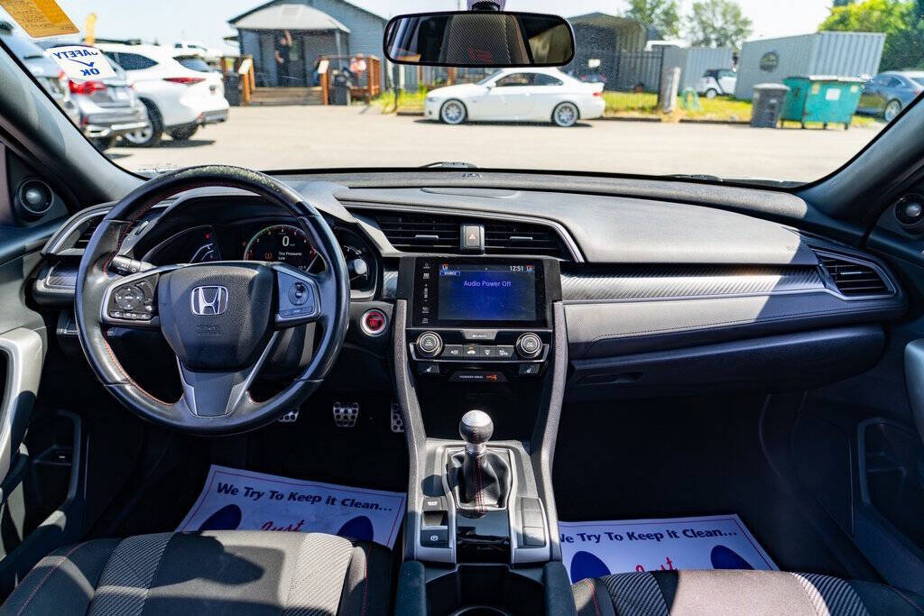 2017 Honda Civic for sale at Auto Destination in Puyallup, WA