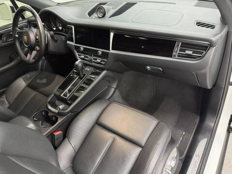 2022 Porsche Macan S