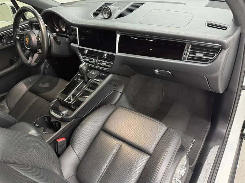 2022 Porsche Macan S