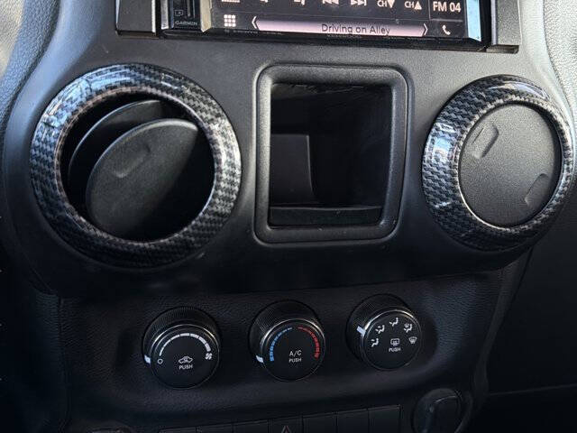 2017 Jeep Wrangler Willys Wheeler