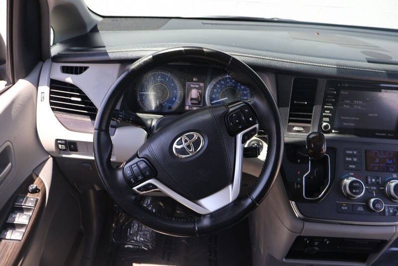 2019 Toyota Sienna XLE 8-Passenger