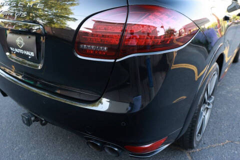 2013 Porsche Cayenne GTS