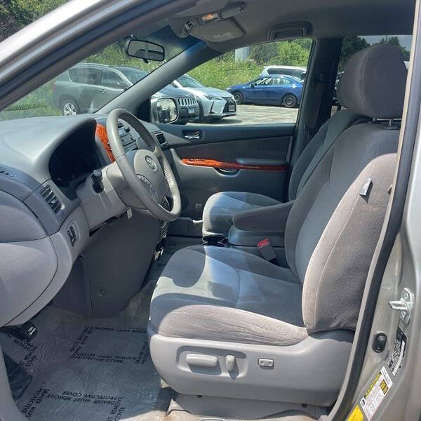 2007 Toyota Sienna XLE 7-Passenger