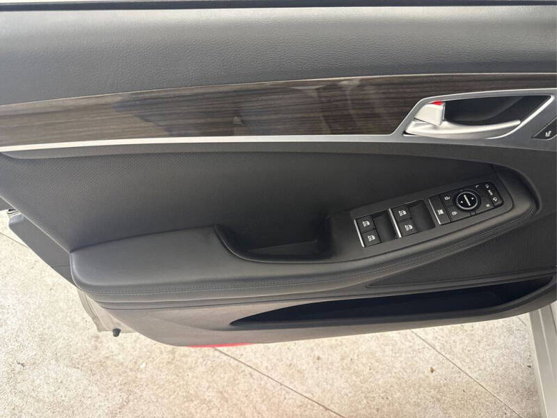 2015 Hyundai Genesis