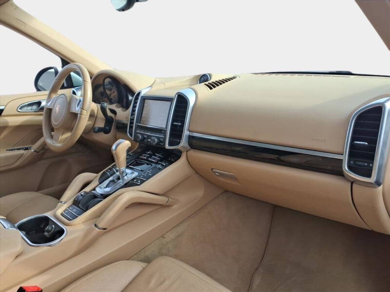 2014 Porsche Cayenne Platinum