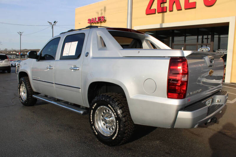 2013 Chevrolet Avalanche LTZ Black Diamond