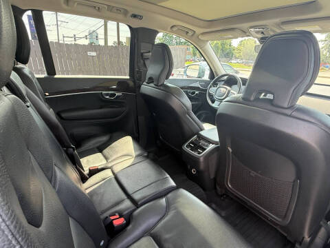 2019 Volvo XC90 T6 Momentum