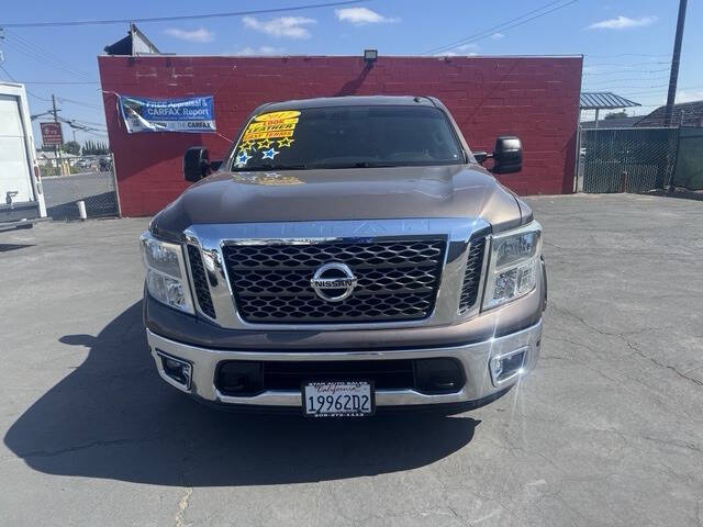 2017 Nissan Titan SV
