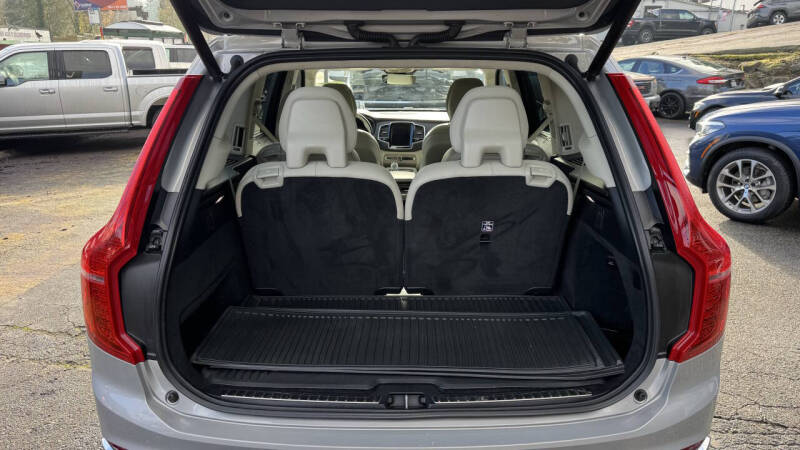 2023 Volvo XC90 Recharge T8 Ultimate Bright Theme 6P