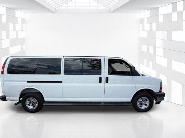 2025 Chevrolet Express LT 3500