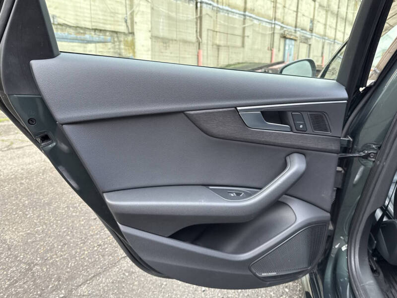 2017 Audi A4 2.0T quattro Premium Plus