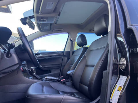 2018 Volkswagen Golf TSI SE