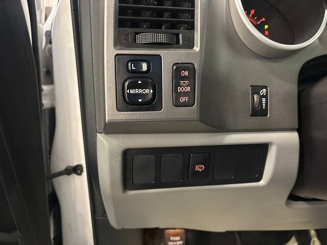 2015 Toyota Sequoia SR5