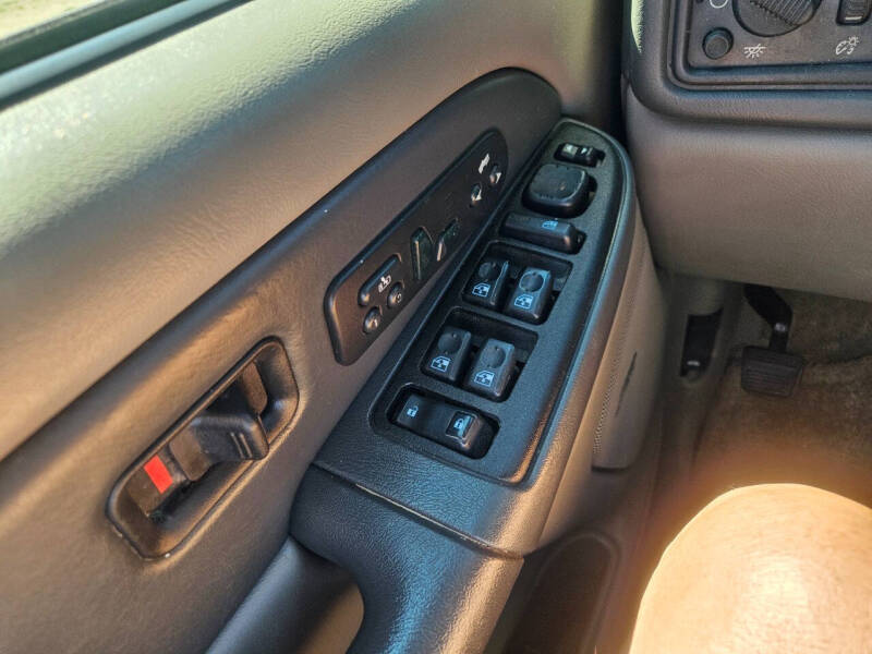 2003 Chevrolet Suburban 1500 LT