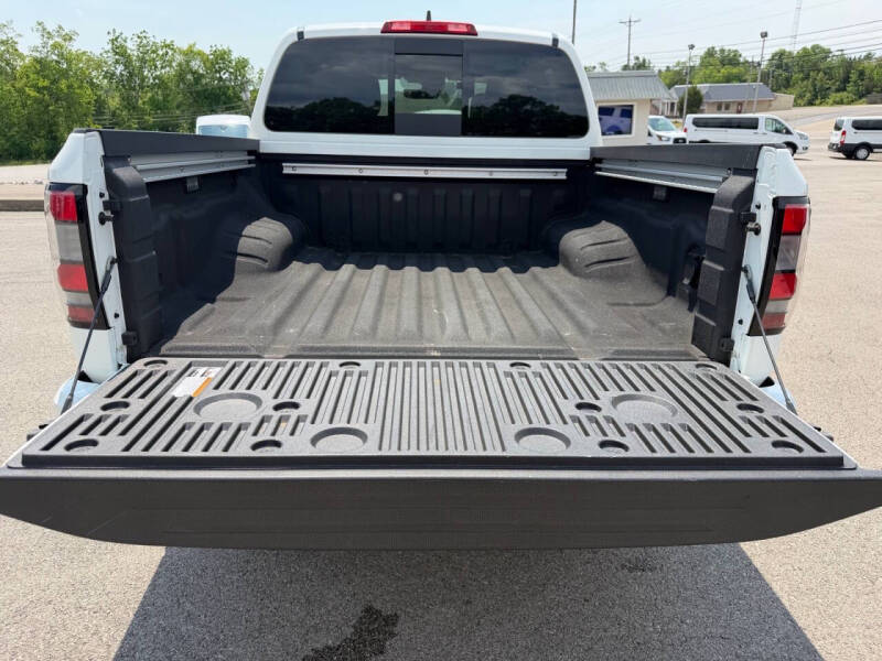 2024 Nissan Frontier SL