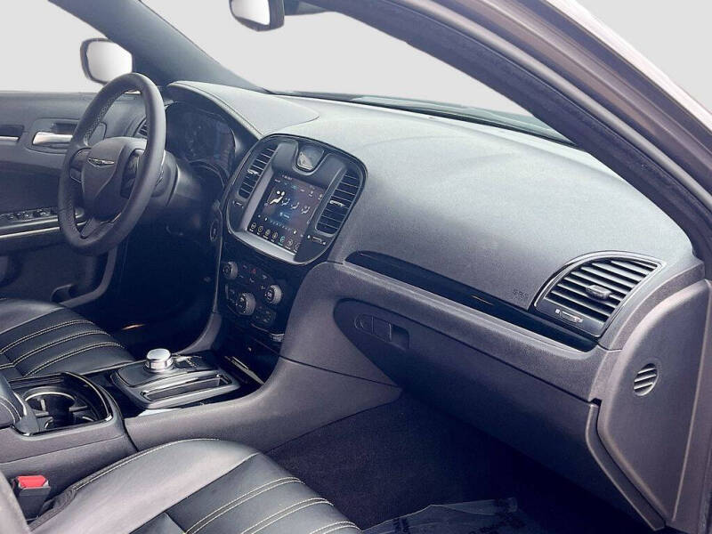 2023 Chrysler 300 S V6