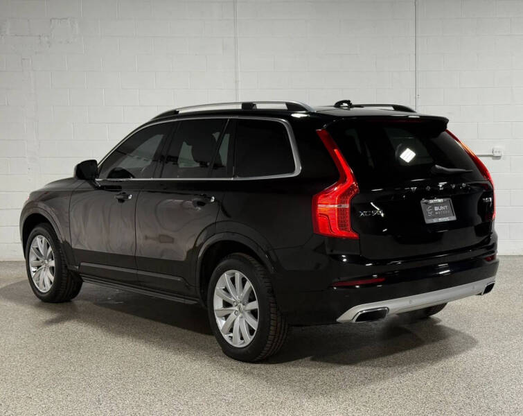 2016 Volvo XC90 T6 Momentum