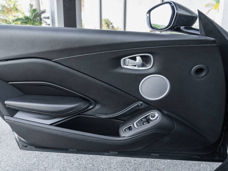 2021 Aston Martin Vantage