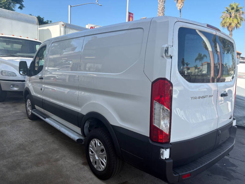 2024 Ford Transit 250