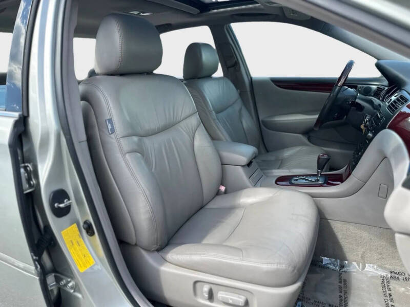 2004 Lexus ES 330