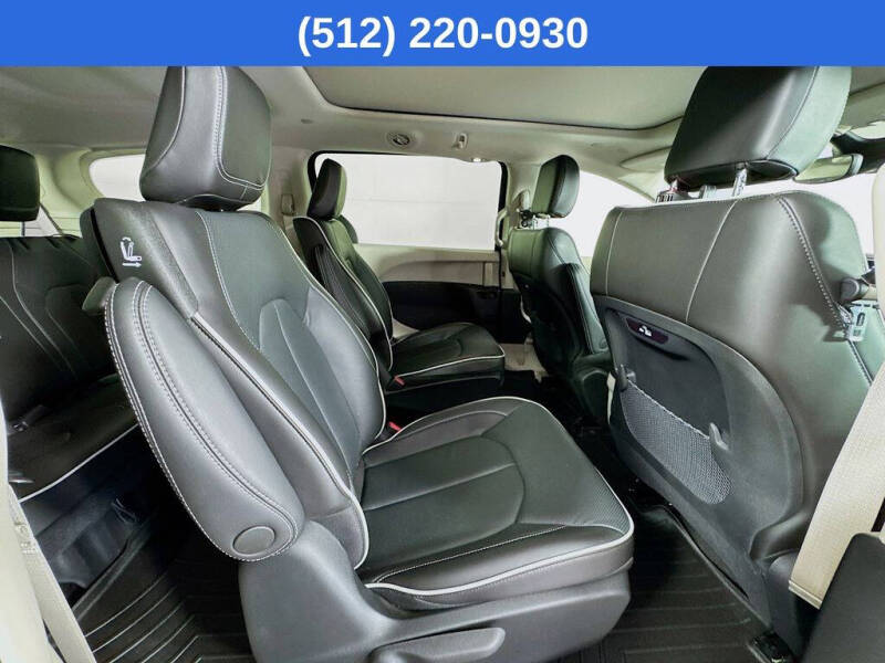 2023 Chrysler Pacifica Plug-In Hybrid Limited