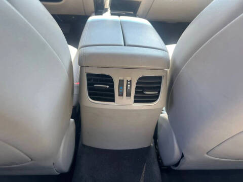 2017 Genesis G80