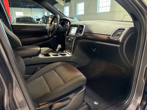 2019 Jeep Grand Cherokee Laredo E