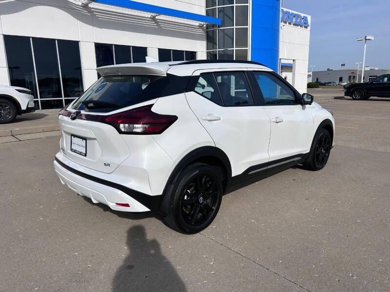 2024 Nissan Kicks SR