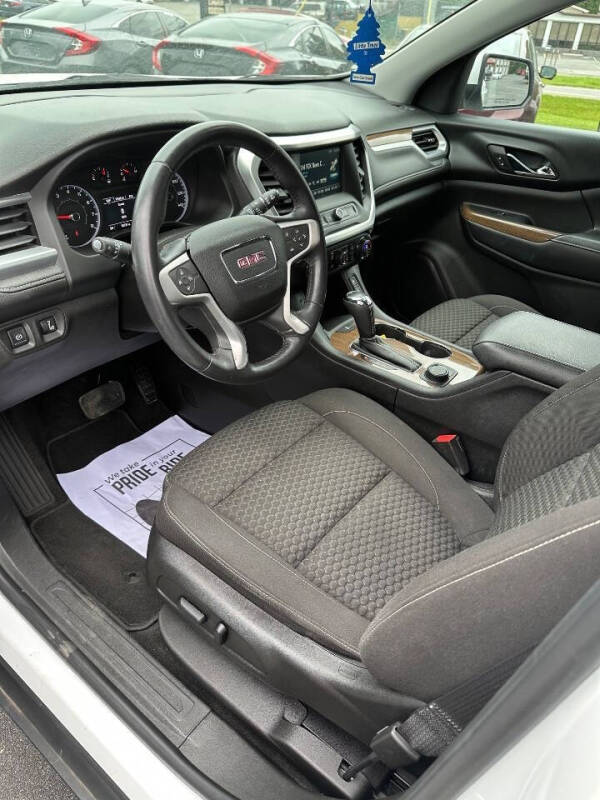 2017 GMC Acadia SLE-2