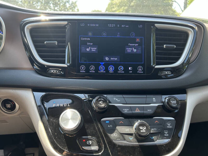 2017 Chrysler Pacifica Touring-L