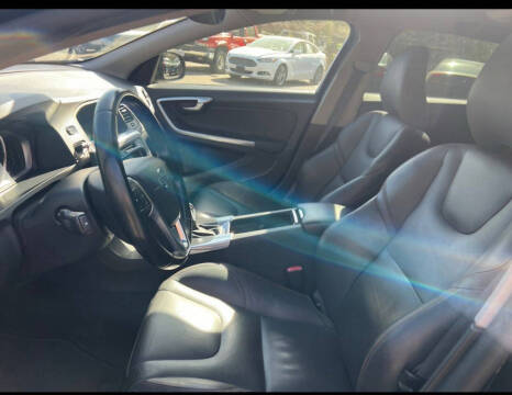 2016 Volvo V60 Cross Country T5