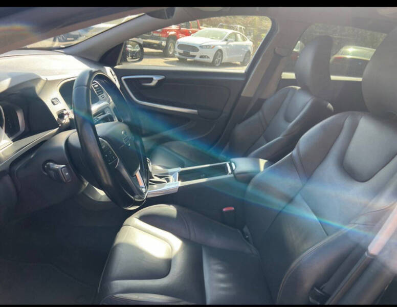 2016 Volvo V60 Cross Country T5