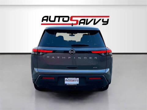 2024 Nissan Pathfinder S