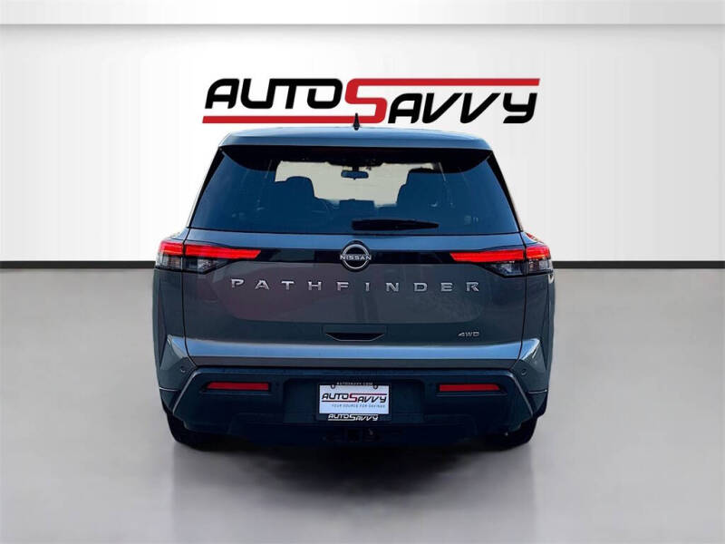 2024 Nissan Pathfinder S