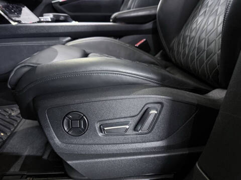 2022 Audi e-tron S quattro Premium Plus