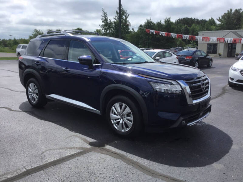 2022 Nissan Pathfinder SV