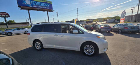 2015 Toyota Sienna XLE 8-Passenger