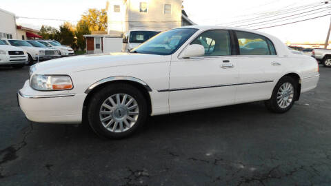 2004 Lincoln Town Car Signature